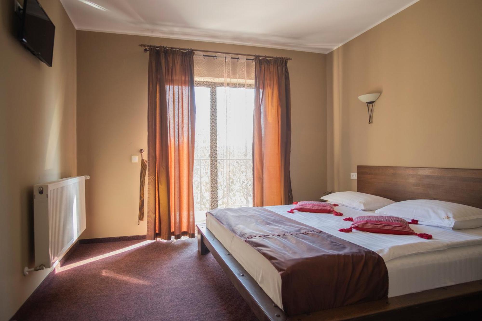 Pensiunea Diva Cacica Buitenkant foto