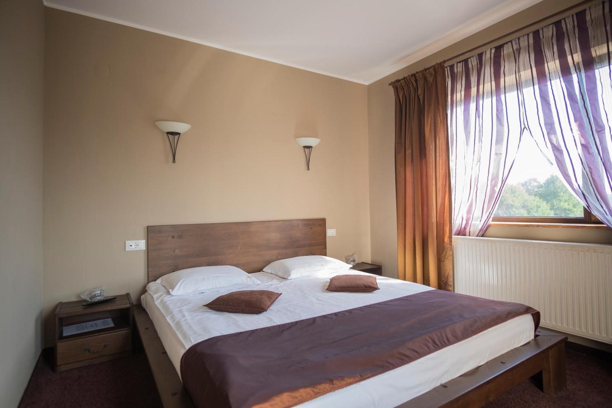 Pensiunea Diva Cacica Buitenkant foto